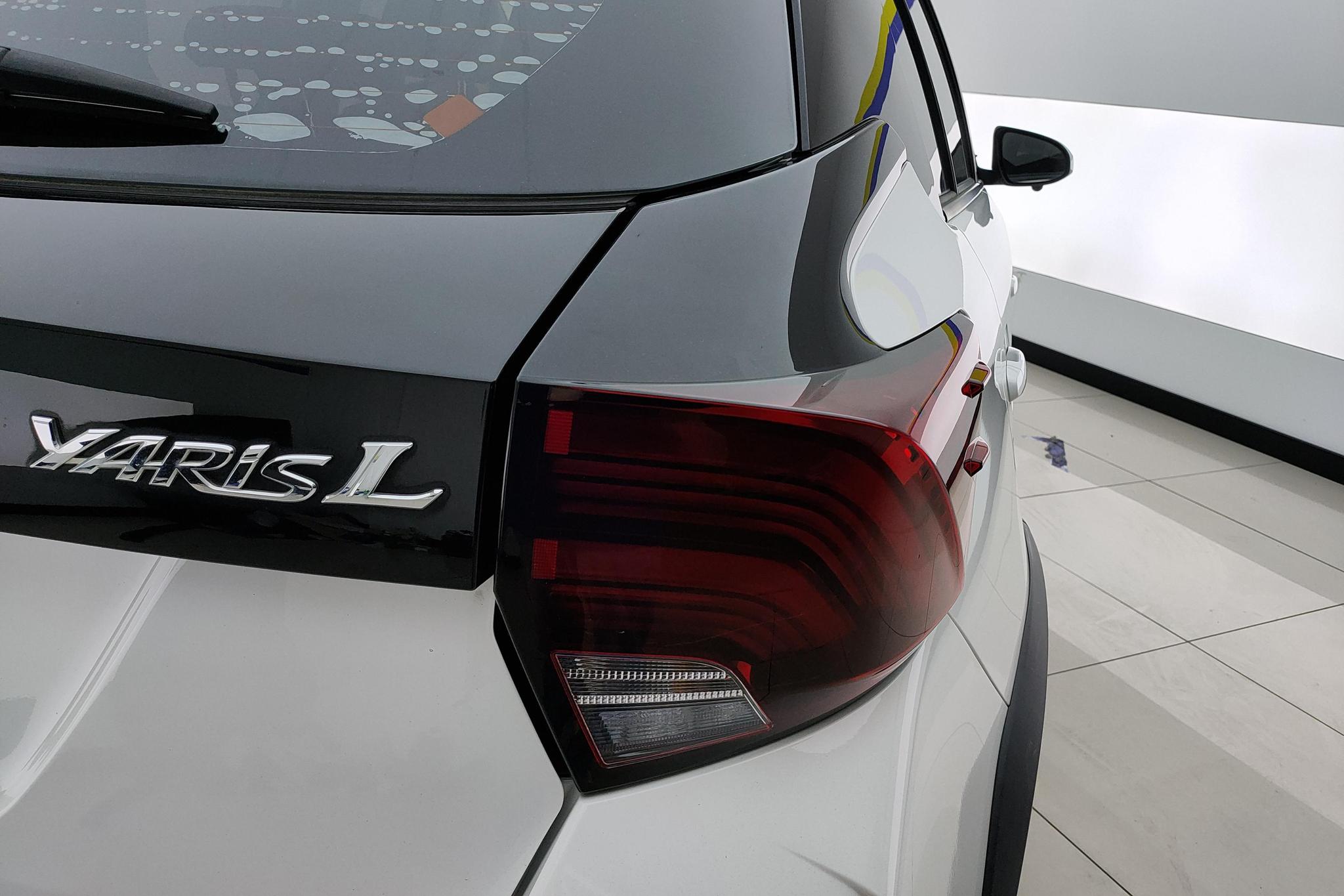 Toyota YARIS L Zhixuan 2021 Белый из Китая