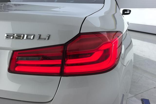 BMW 5-Series 2018 530 Li Leading M — фото 5
