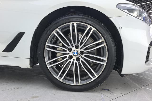 BMW 5-Series 2018 530 Li Leading M — фото 9