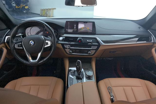 BMW 5-Series 2018 530 Li Leading M — фото 13