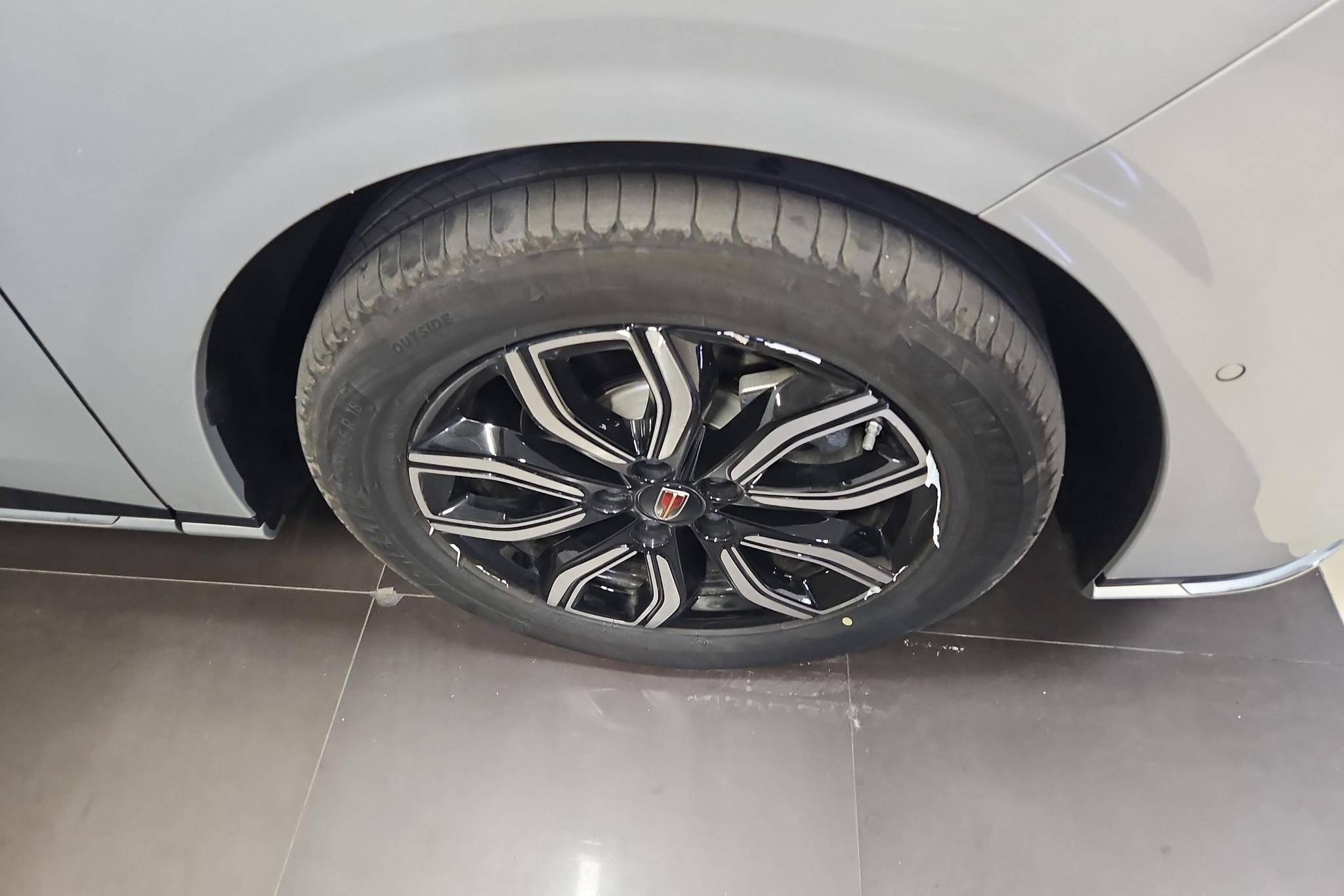 Hongqi HQ9