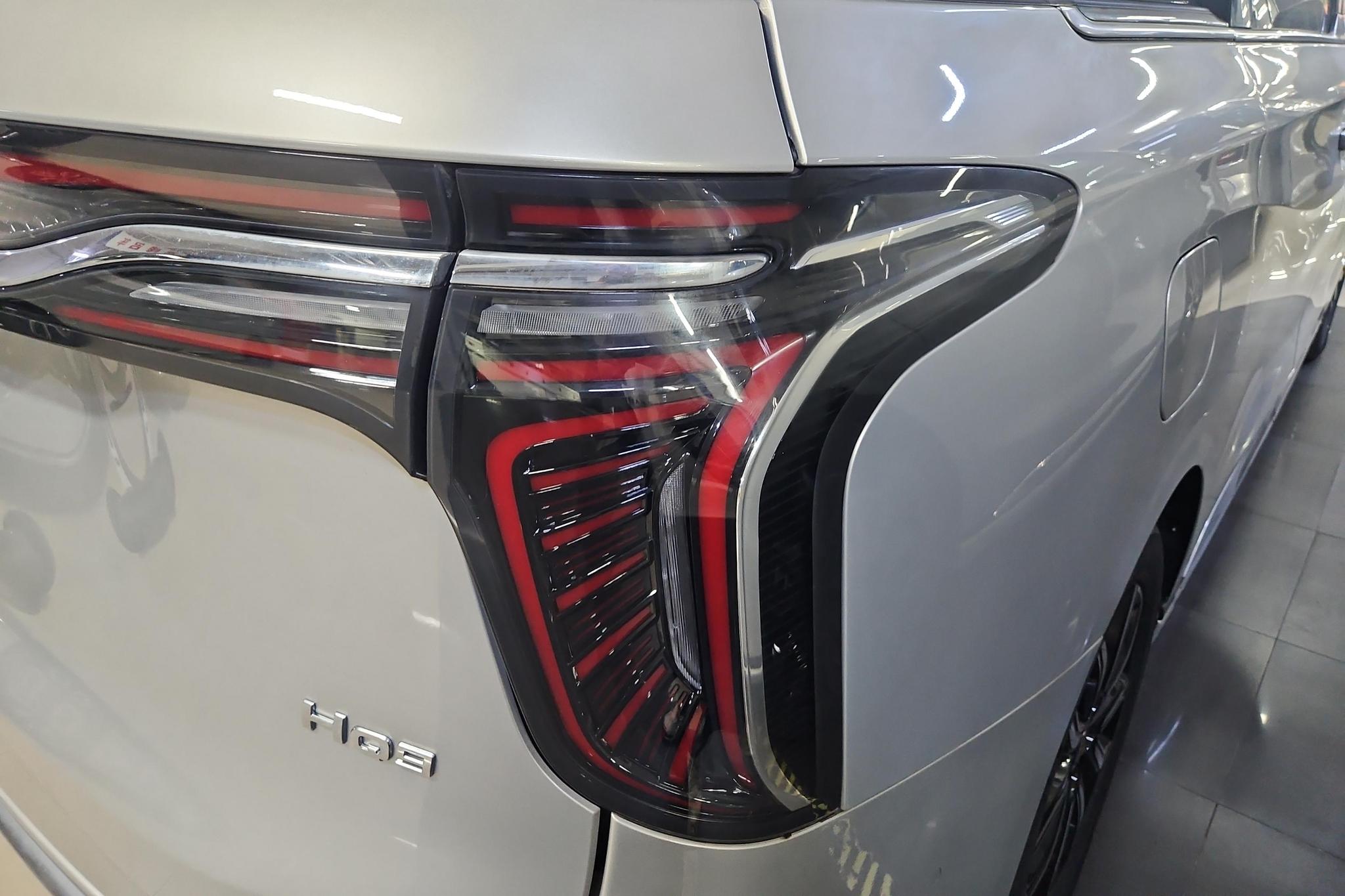 Hongqi HQ9