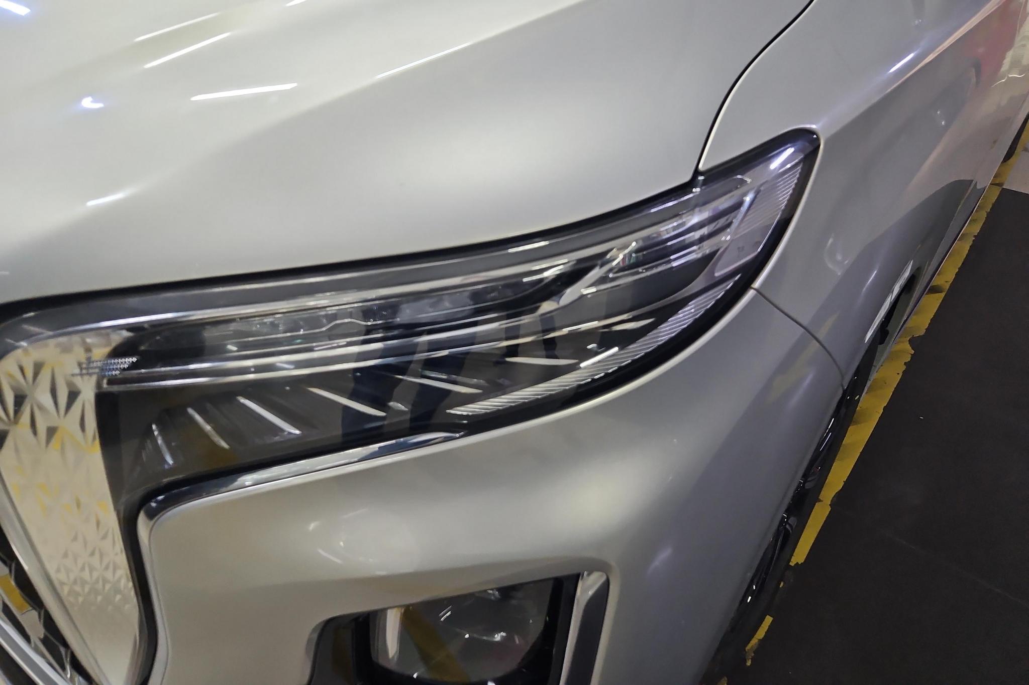 Hongqi HQ9