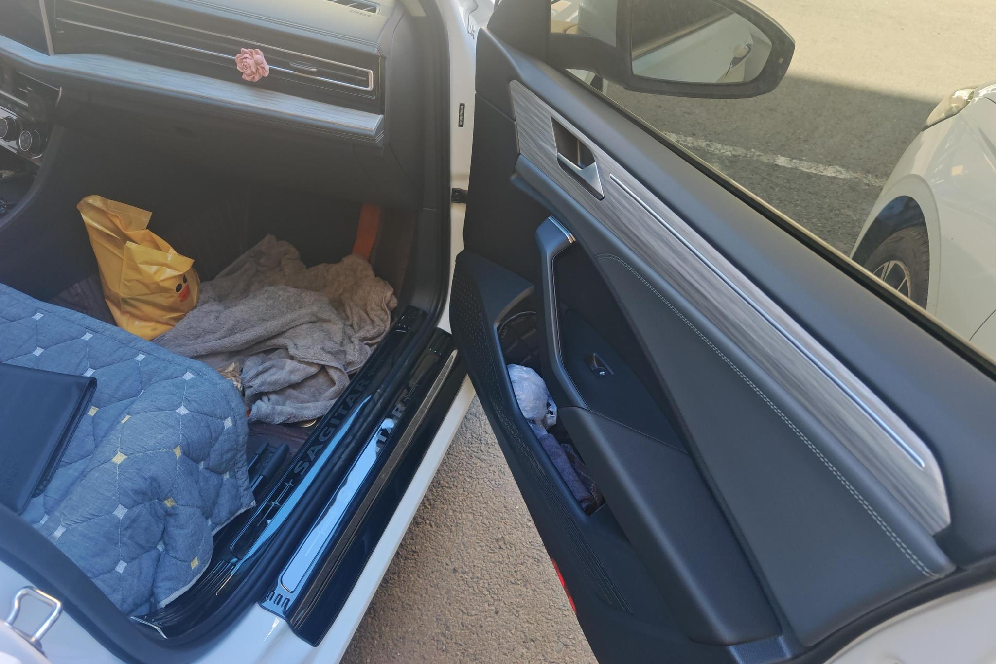 Volkswagen Sagitar 2023 300TSI DSG