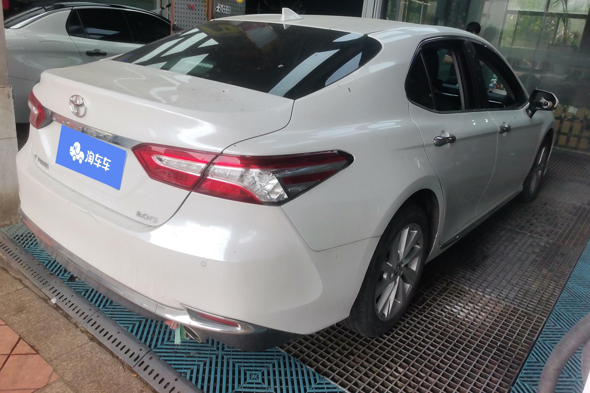 Toyota Camry 2023 Белый из Китая, фото 4