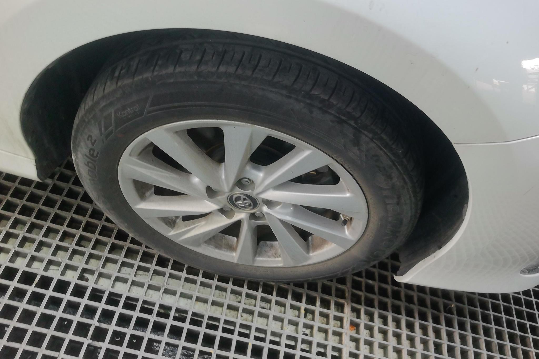 Toyota Camry id 4438054 из Китая 8