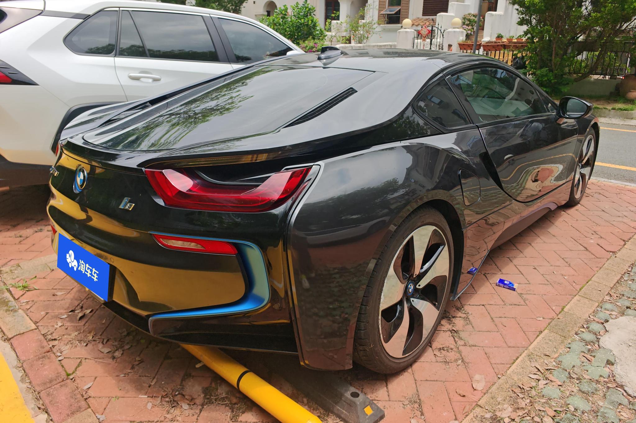 BMW i8