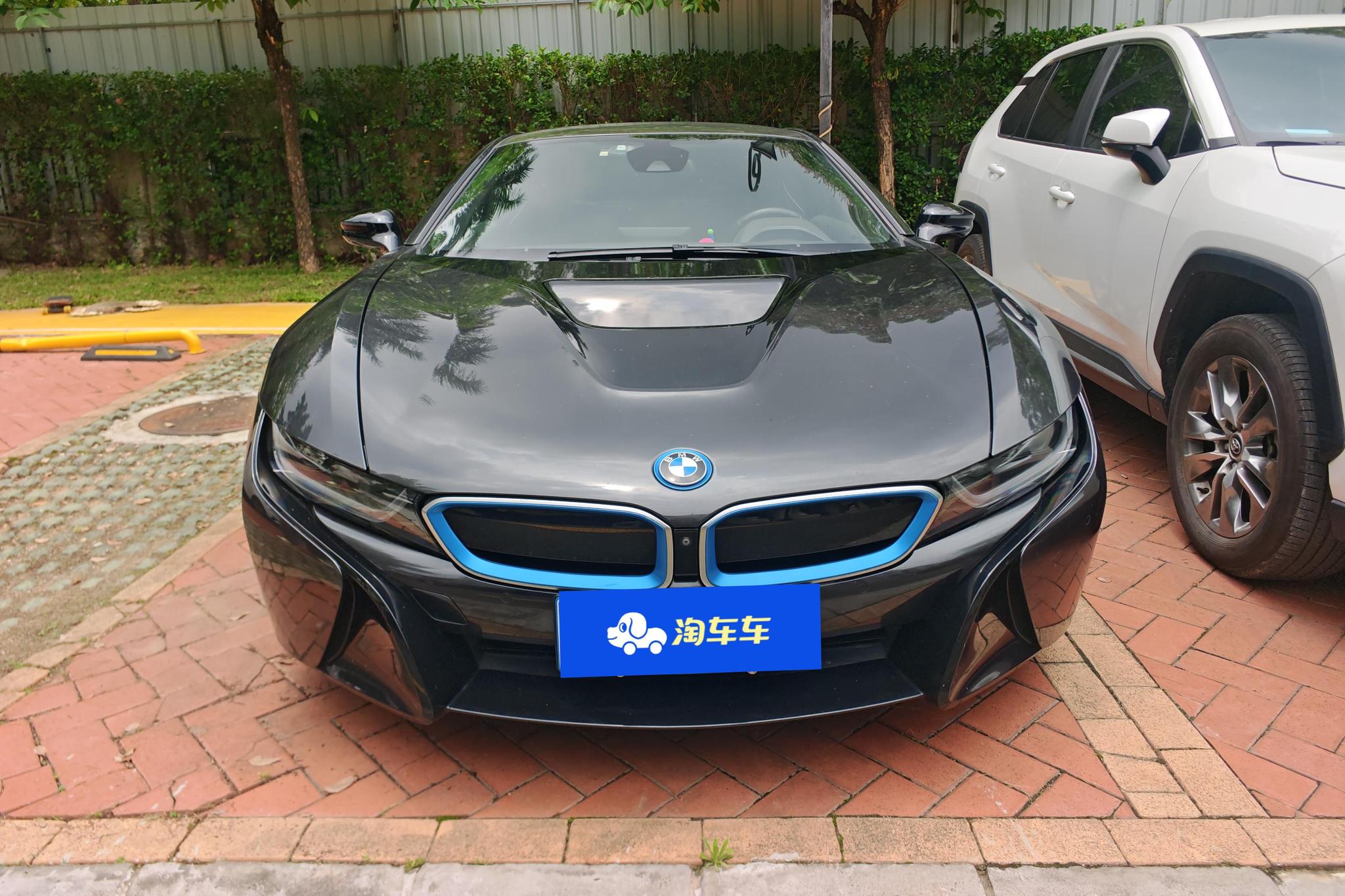 BMW i8
