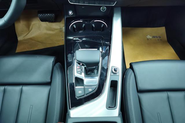 Audi A5 2024 Sportback 40 TFSI — фото 14