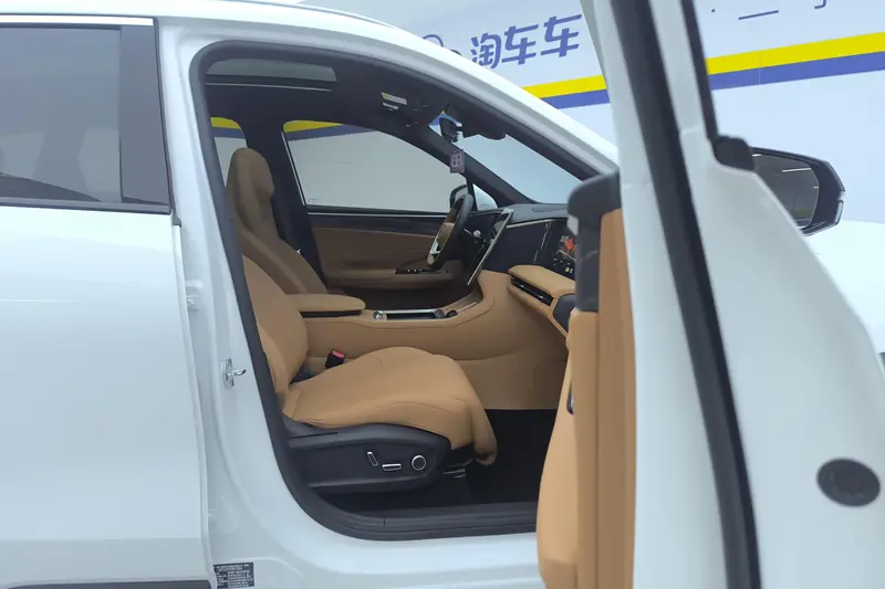 Geely Galaxy L7 — фото 10