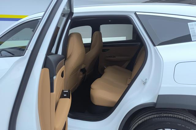 Geely Galaxy L7 2025 — фото 16