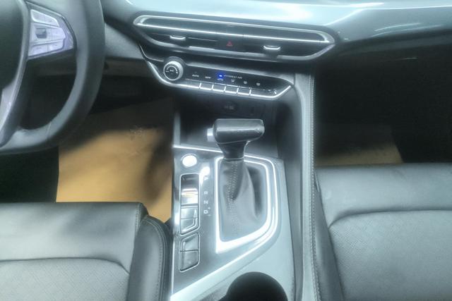 Changan Eado 2020 PLUS 1.6 L GDI CVTLuxury — фото 15