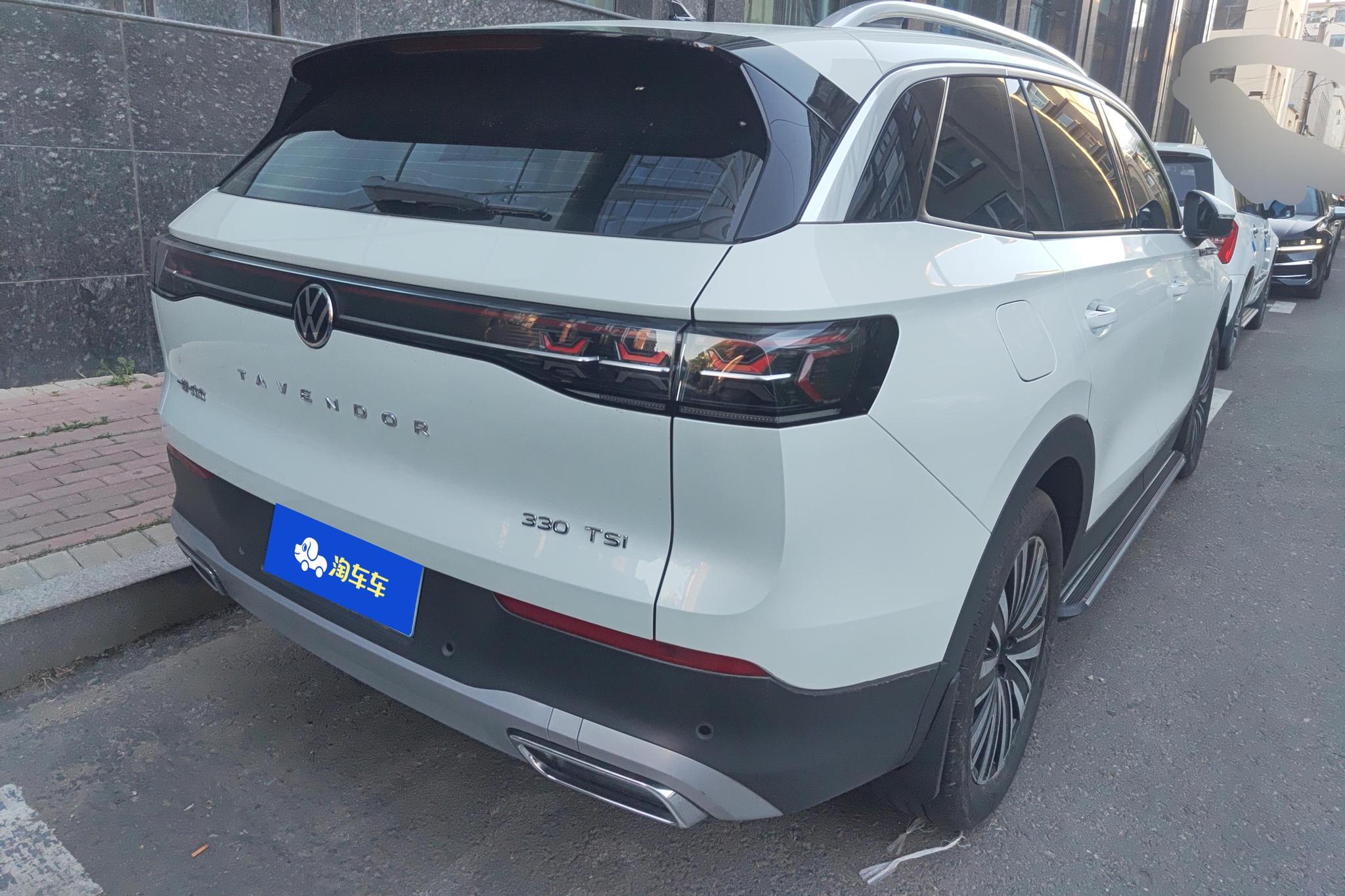 Volkswagen Tavendor 2023 330TSI Luxury