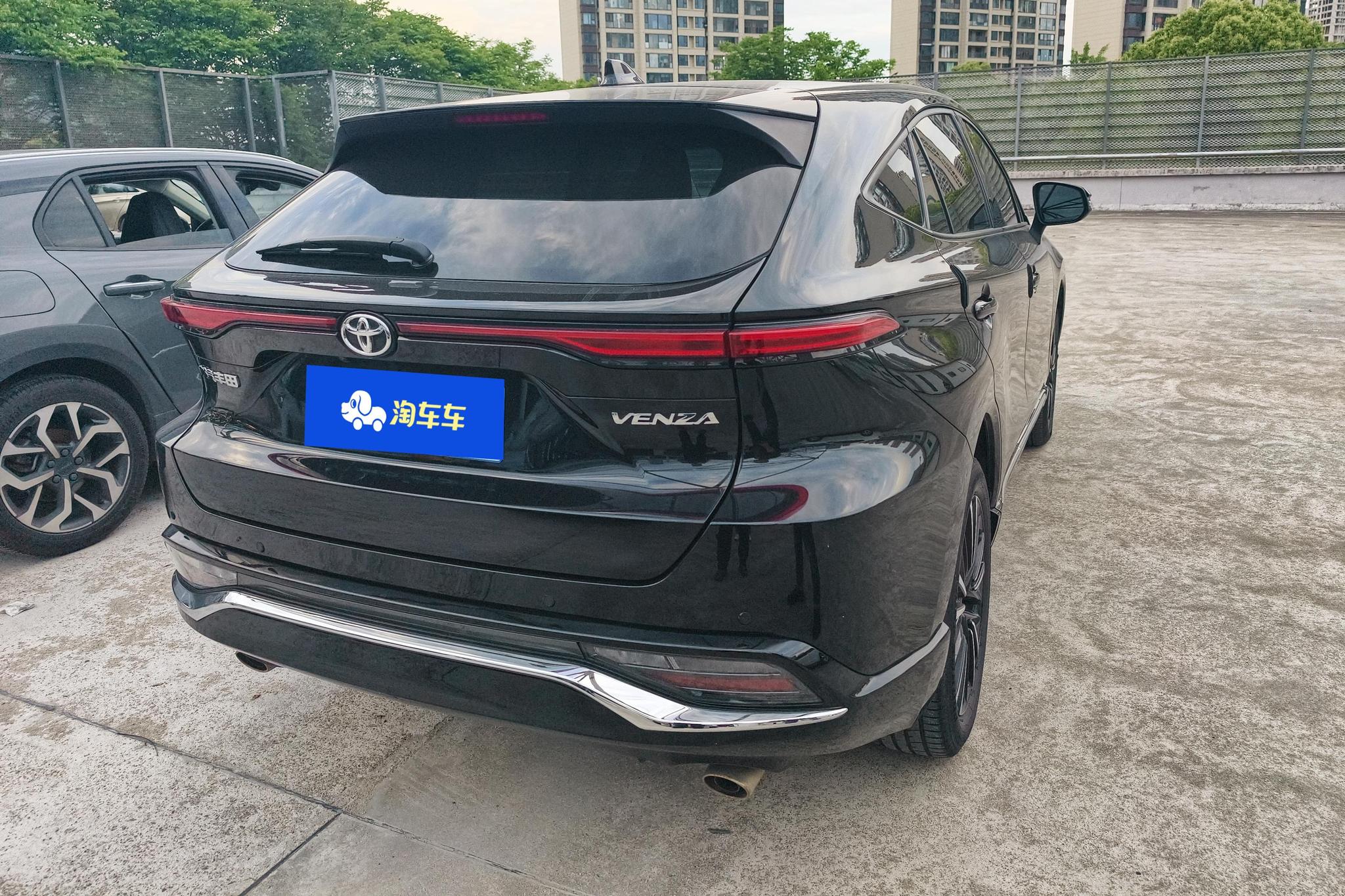 Toyota Venza 2022 2.0L CVT Luxury