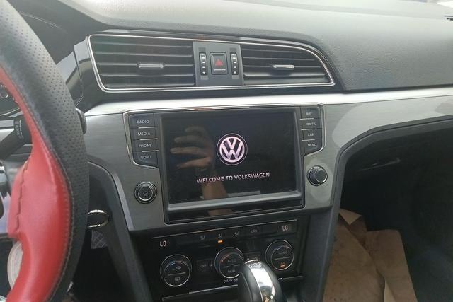 Volkswagen Lamando 2018 280 TSI DSG — фото 12