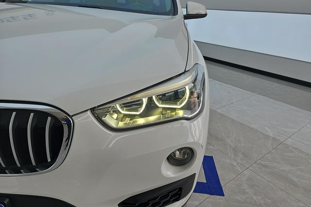 BMW X1 2019 s Drive 20 Li Leading — фото 4