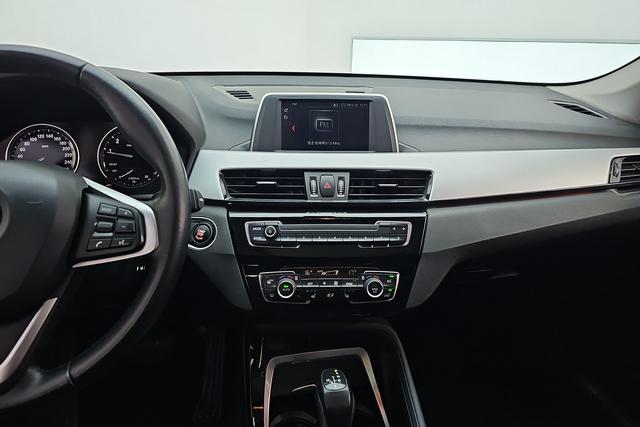 BMW X1 2019 s Drive 20 Li Leading — фото 10