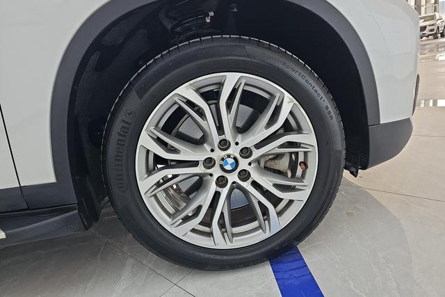 BMW X1 2019 s Drive 20 Li Leading — фото 9
