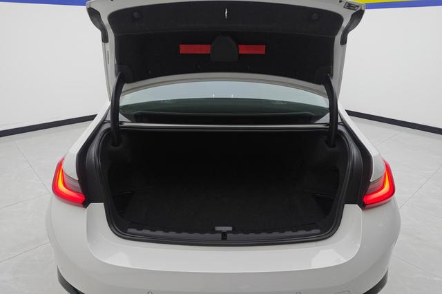 BMW i3 2022 — фото 17