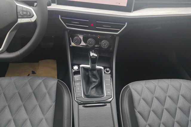 Volkswagen Sagitar 2024 300 TSI DSG — фото 15