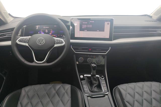 Volkswagen Sagitar 2024 300 TSI DSG — фото 13