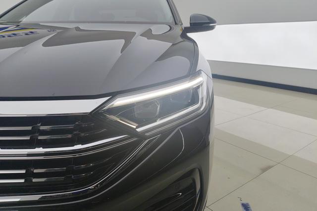 Volkswagen Sagitar 2024 300 TSI DSG — фото 9