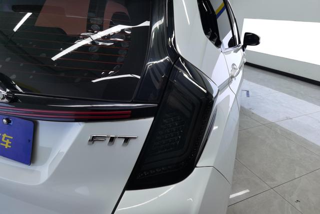 Honda Fit 2016 1.5 L LXS CVT — фото 5