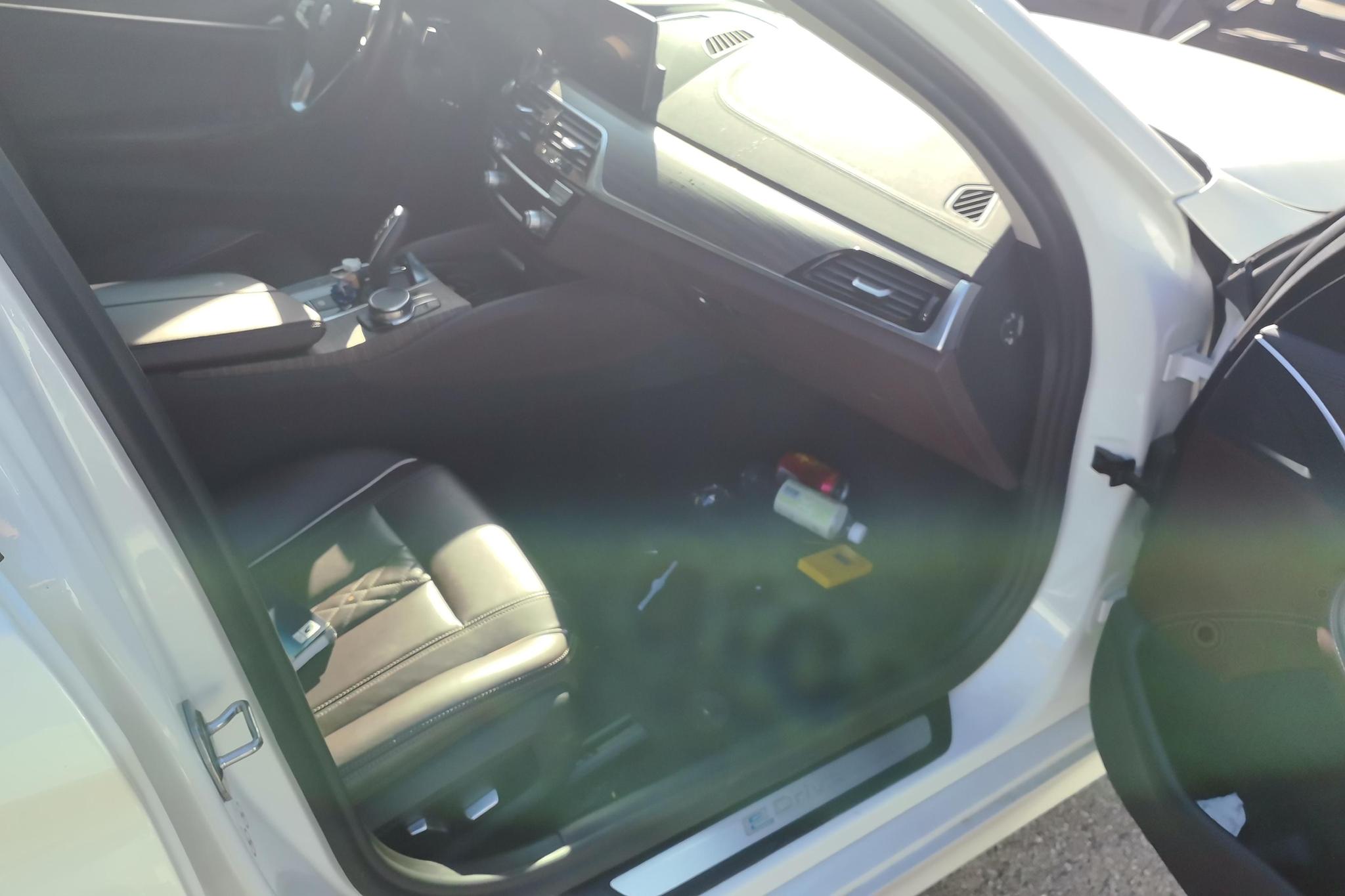 BMW 5 серииPHEV 5 PHEV 2019 530Le Luxury