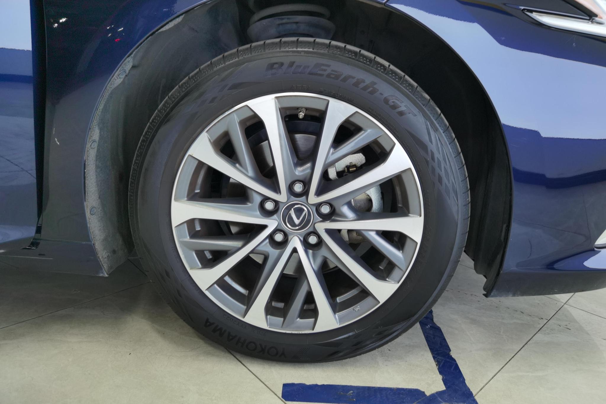 Lexus ES 2022 200