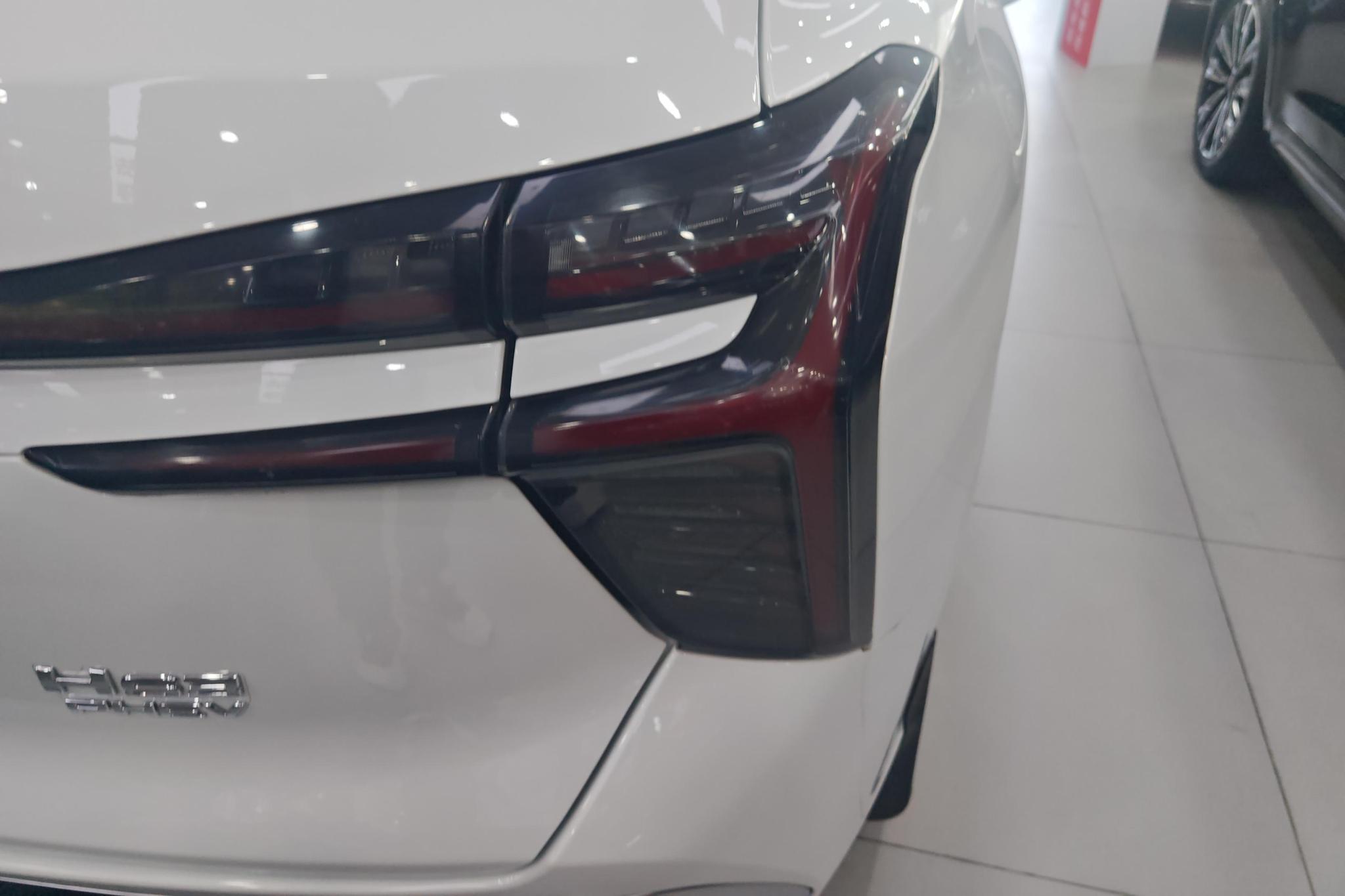 Hongqi HS3 PHEV 2024 115km