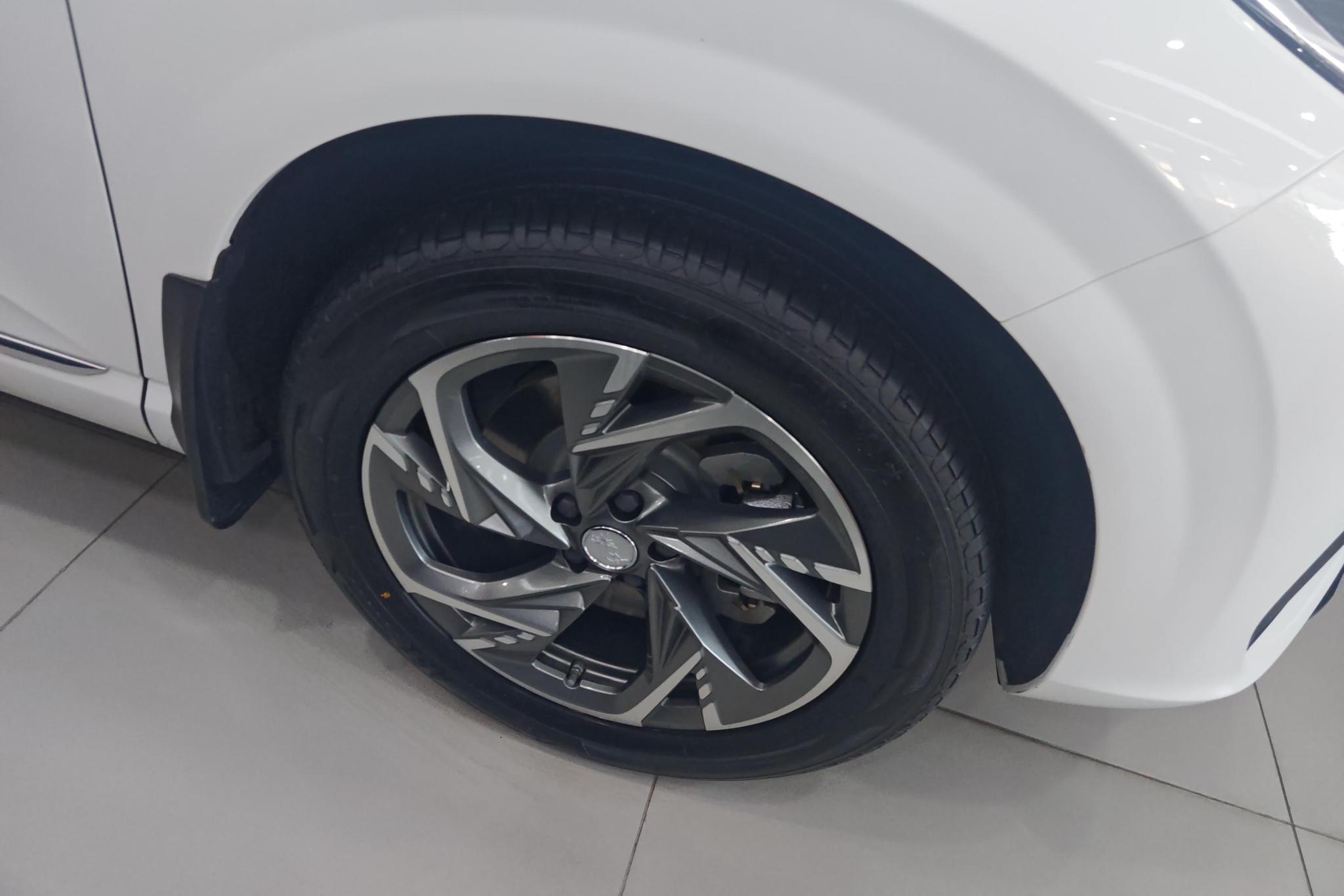 Hongqi HS3 PHEV 2024 115km