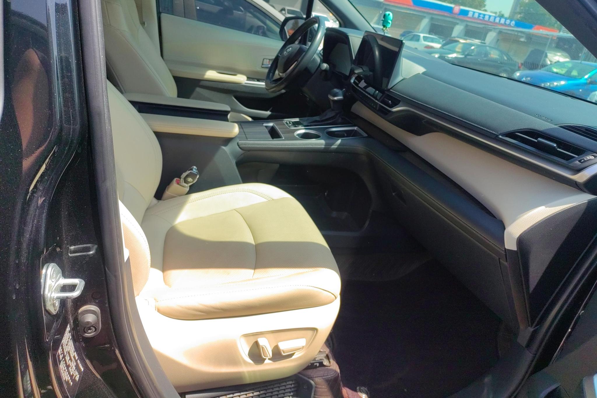 Toyota Sienna 2021 2.5L