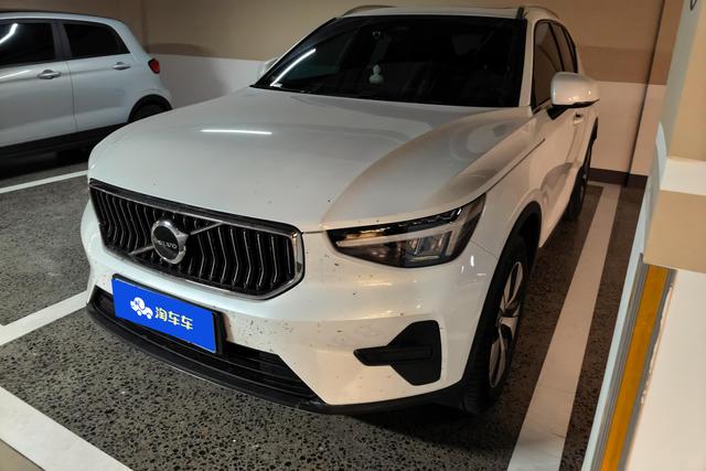 Volvo XC40 2024 B 3