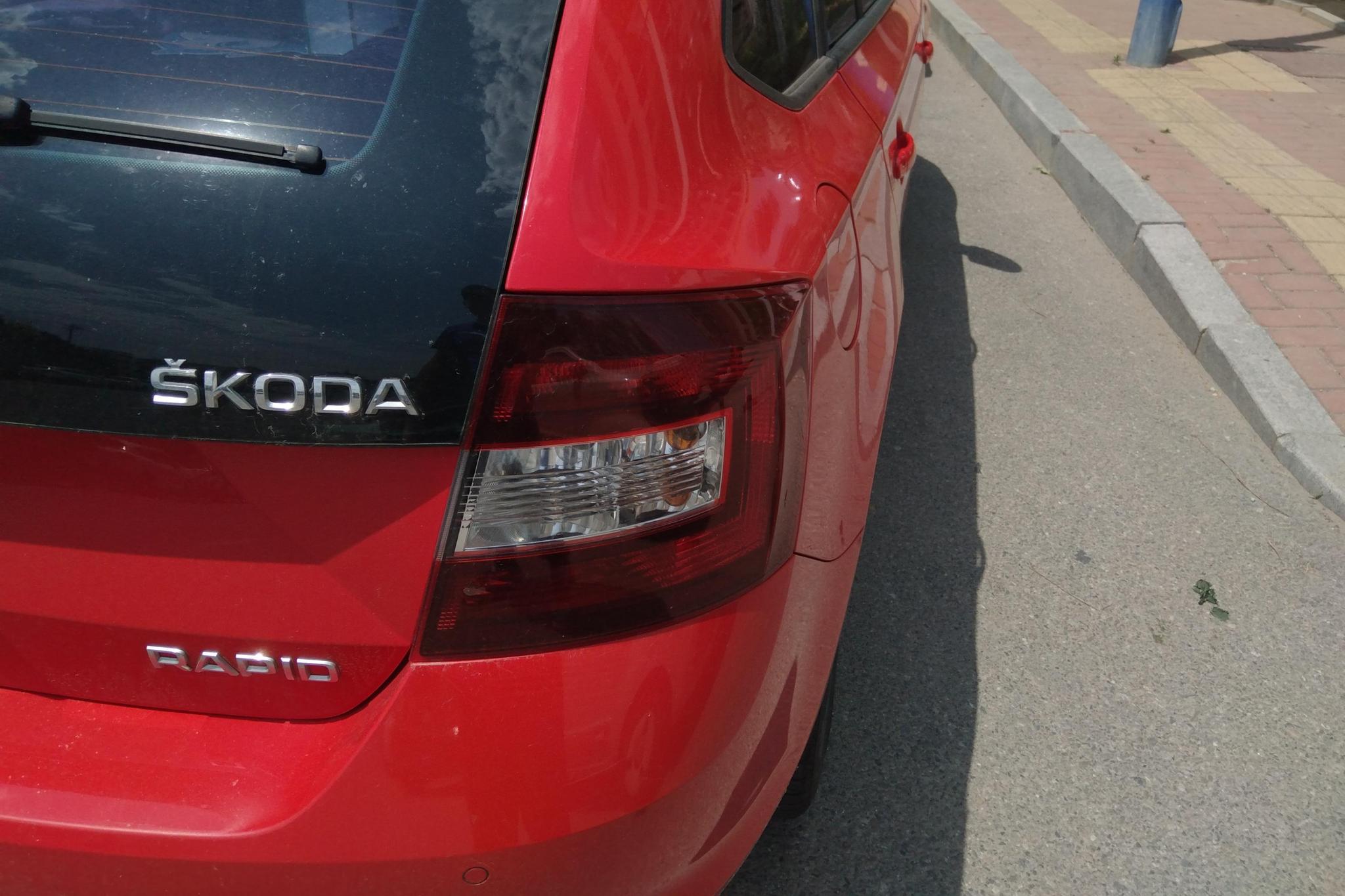 Skoda Rapid Spaceback 2014 1.6L AT Enjoy