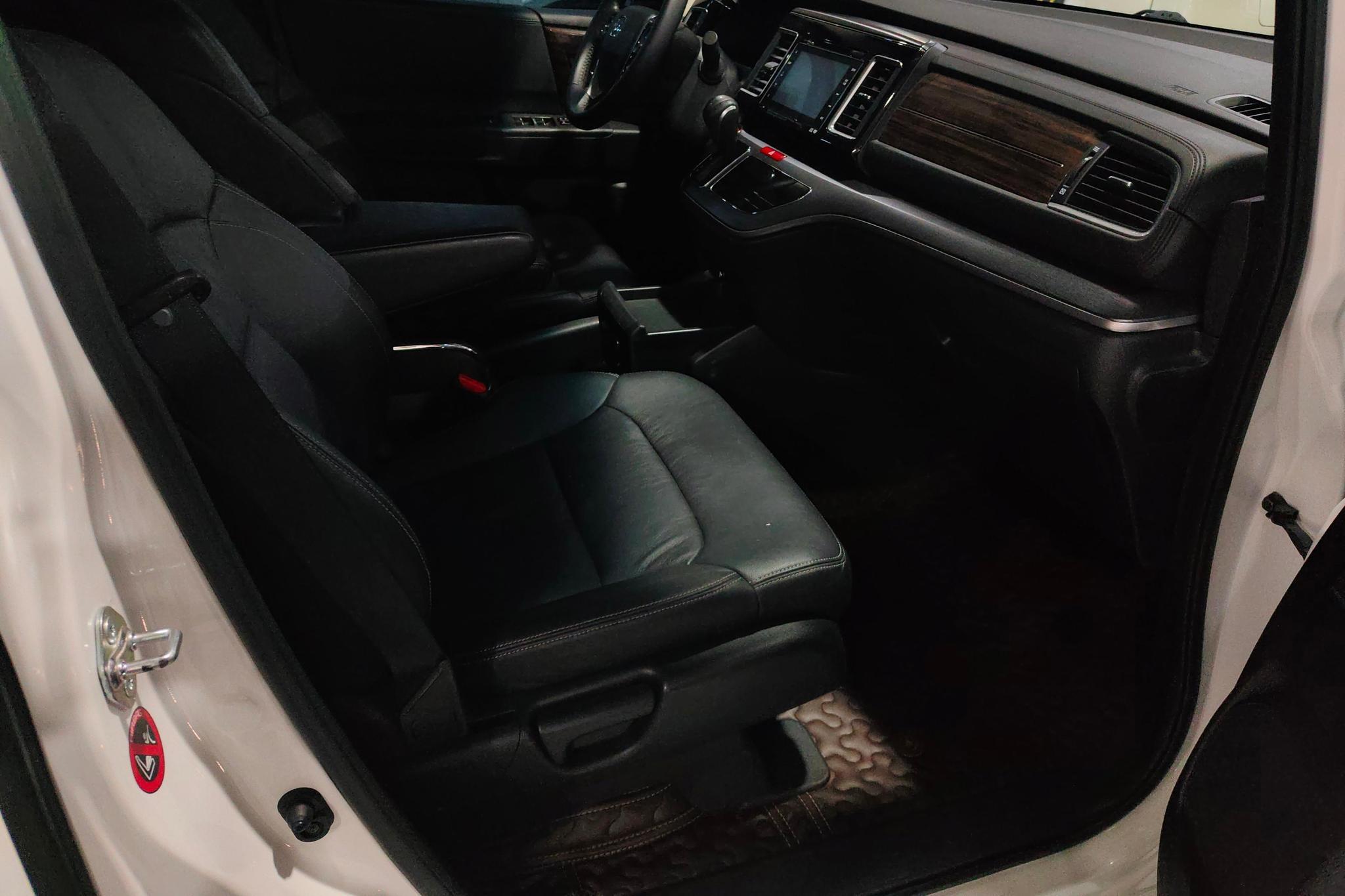 Honda Elysion 2016 2.4L