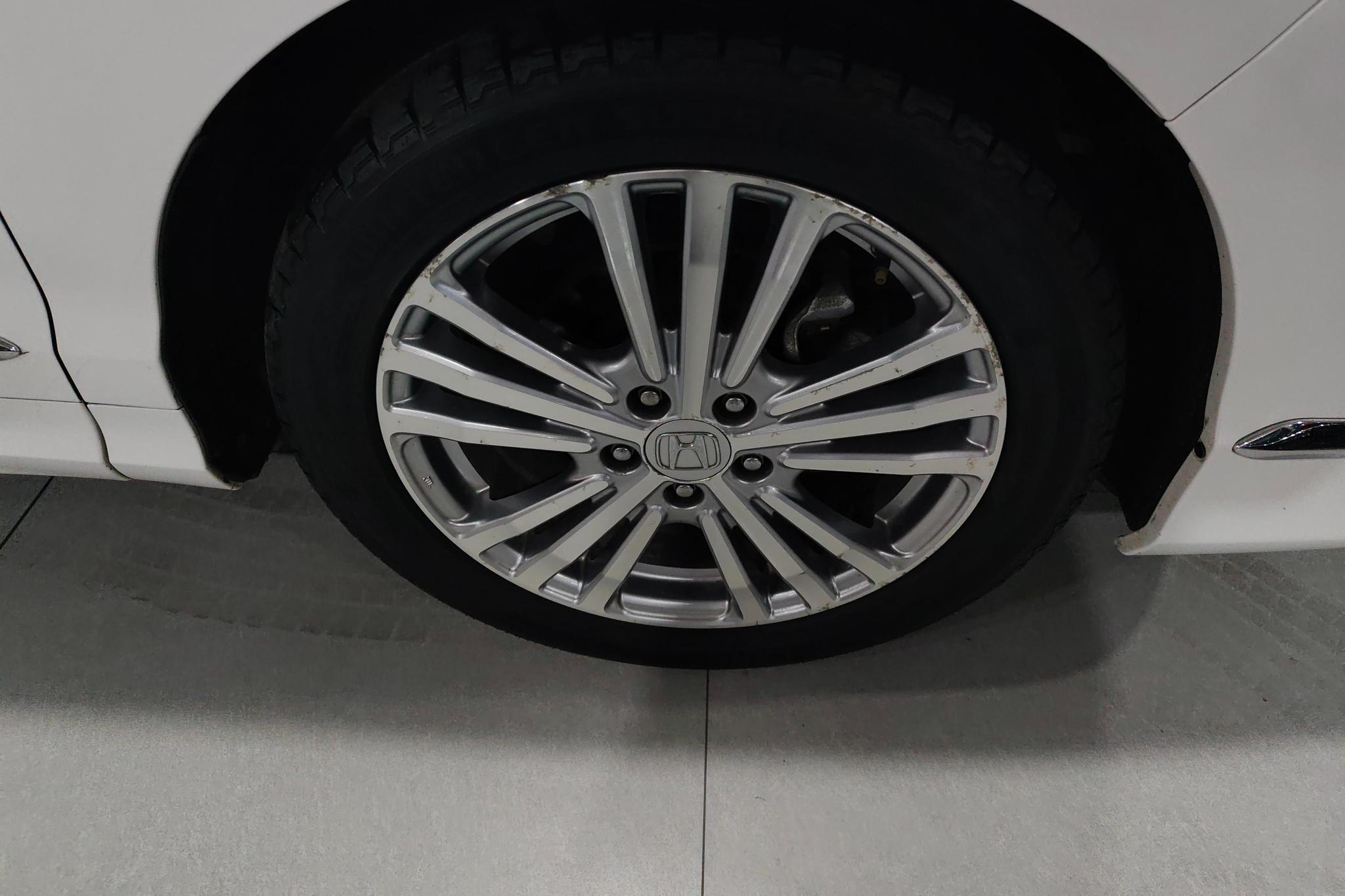 Honda Elysion 2016 2.4L