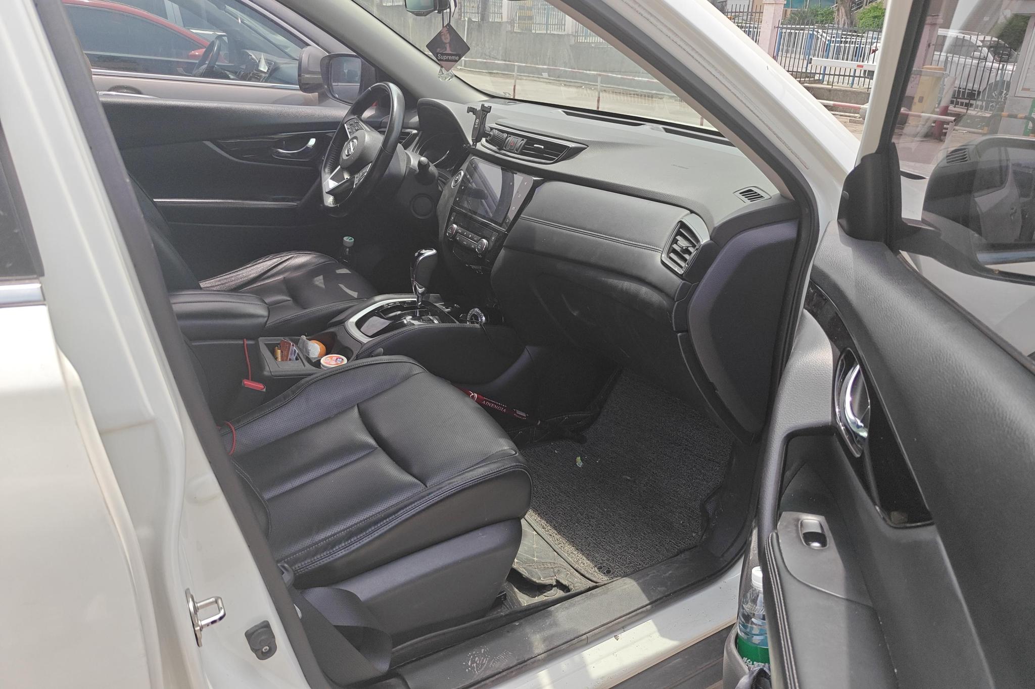 Nissan X-Trail 2019 2.0L CVT мест Comfort 2WD