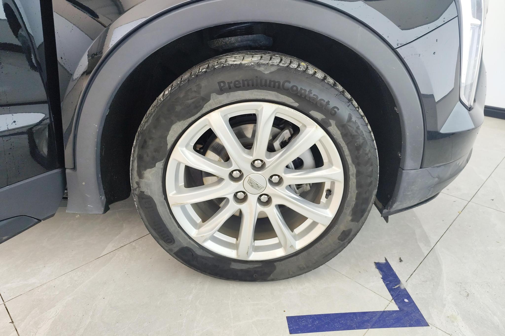 Cadillac XT4 2021 28T