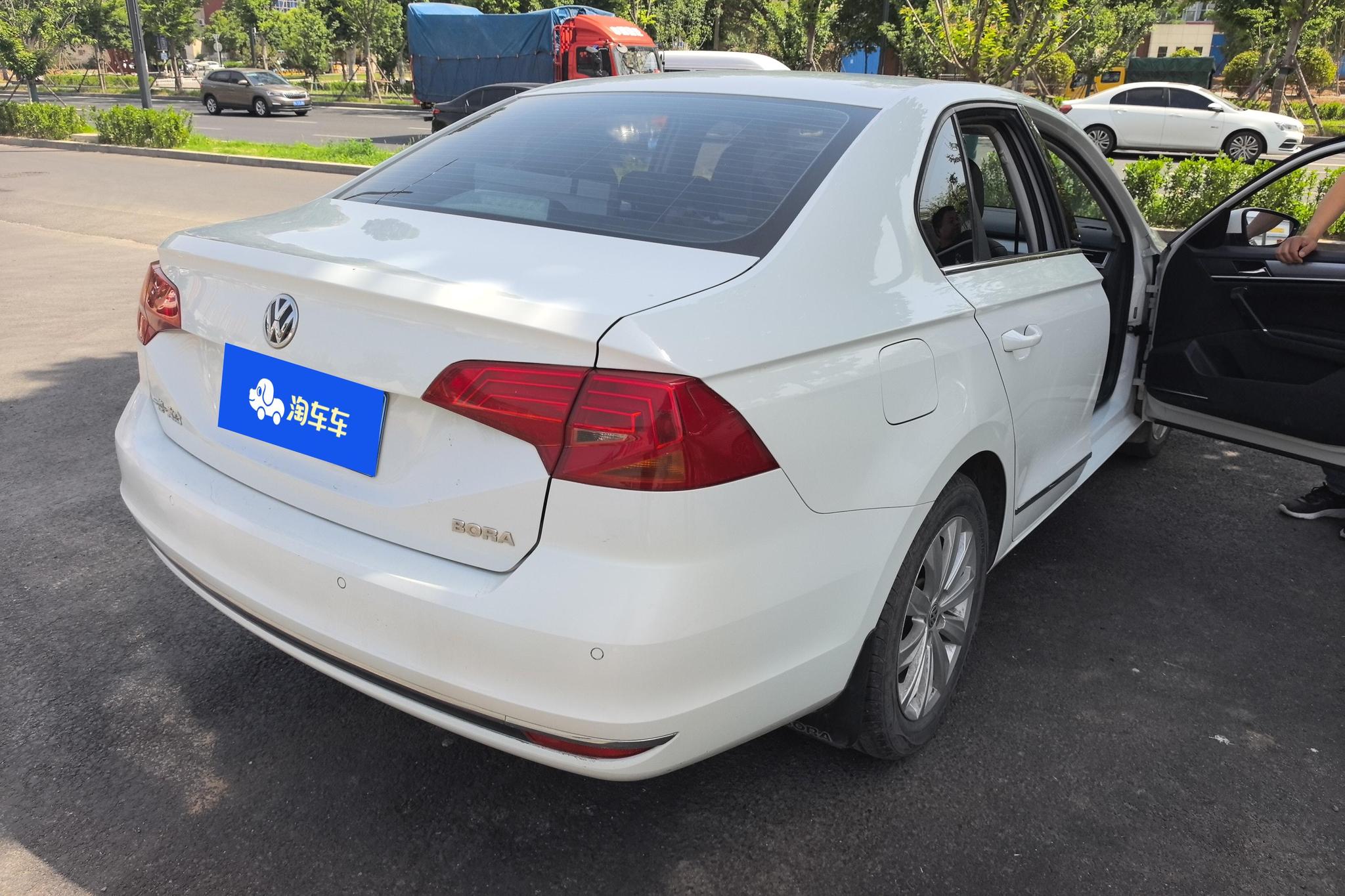 Volkswagen Bora 2017 1.6L AT Comfort