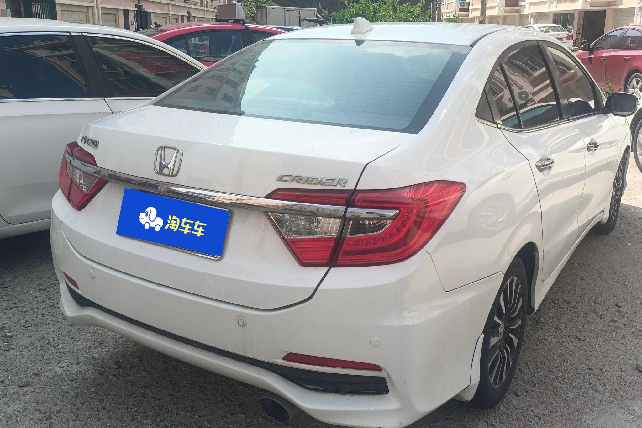 Honda Crider 2013 1.8L AT Luxury