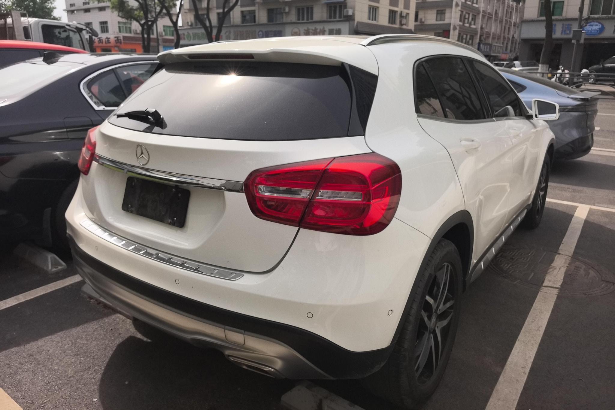 Mercedes-Benz GLA 2017 GLA 200 Fashion
