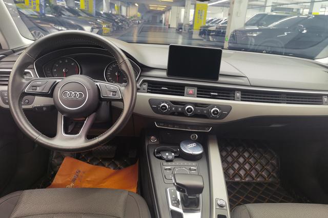 Audi A4L 2019 40 TFSI VI — фото 12