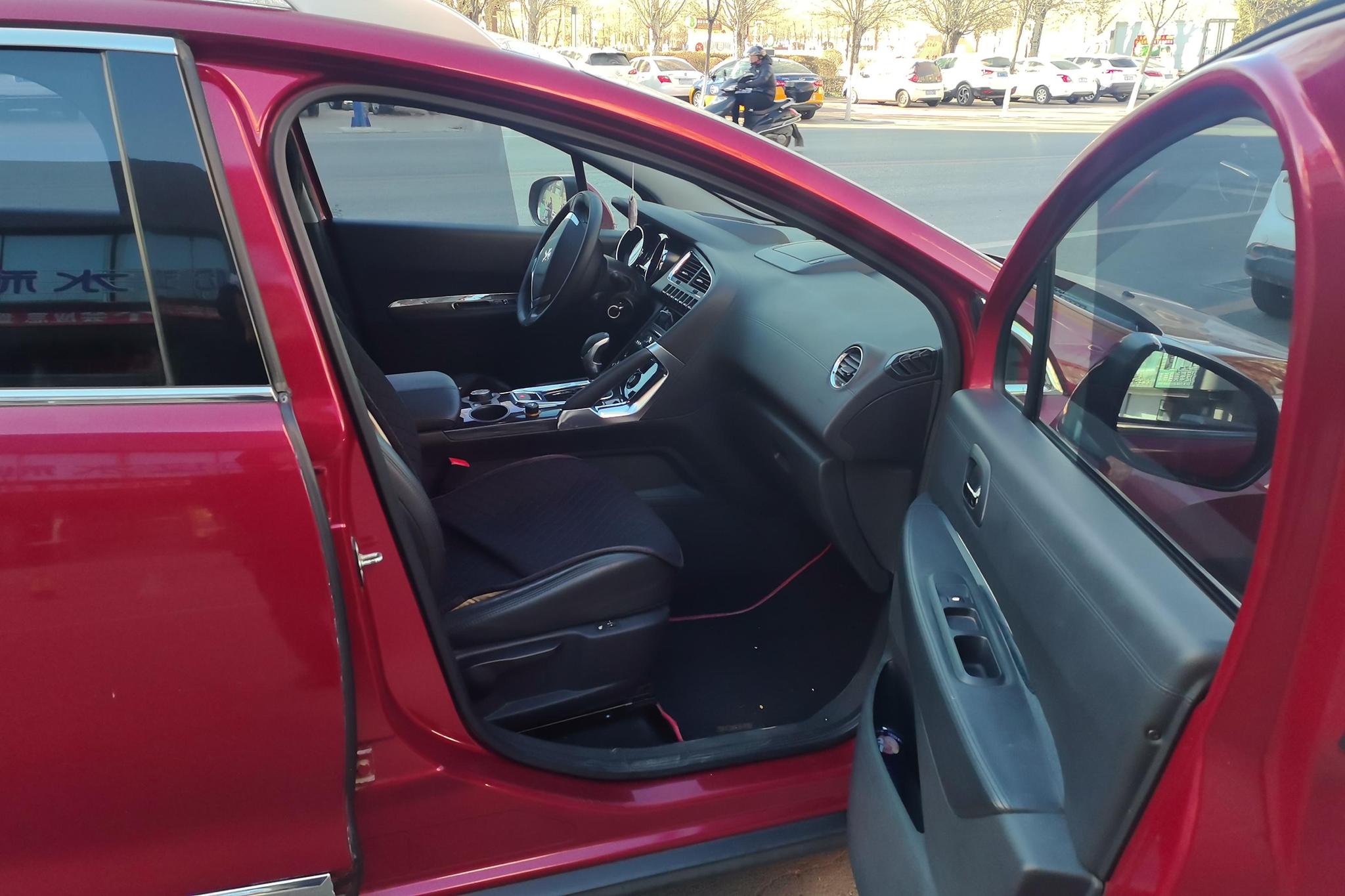 Peugeot 3008 2013 1.6THP AT