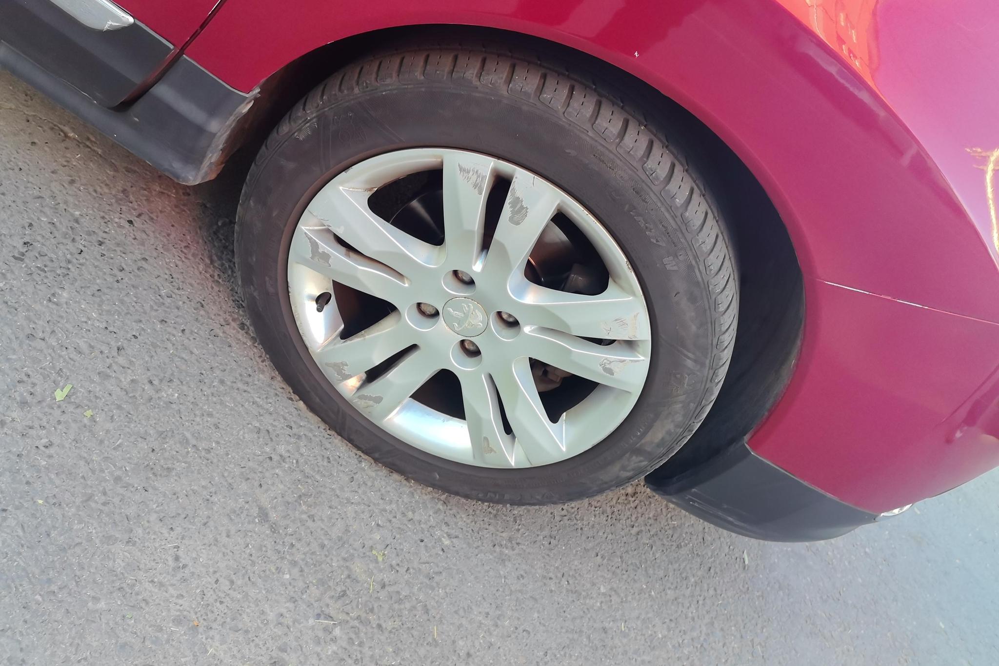 Peugeot 3008 2013 1.6THP AT