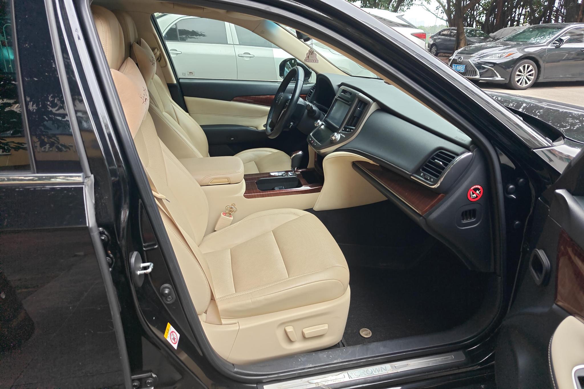 Toyota Crown 2015 2.0T Fashion