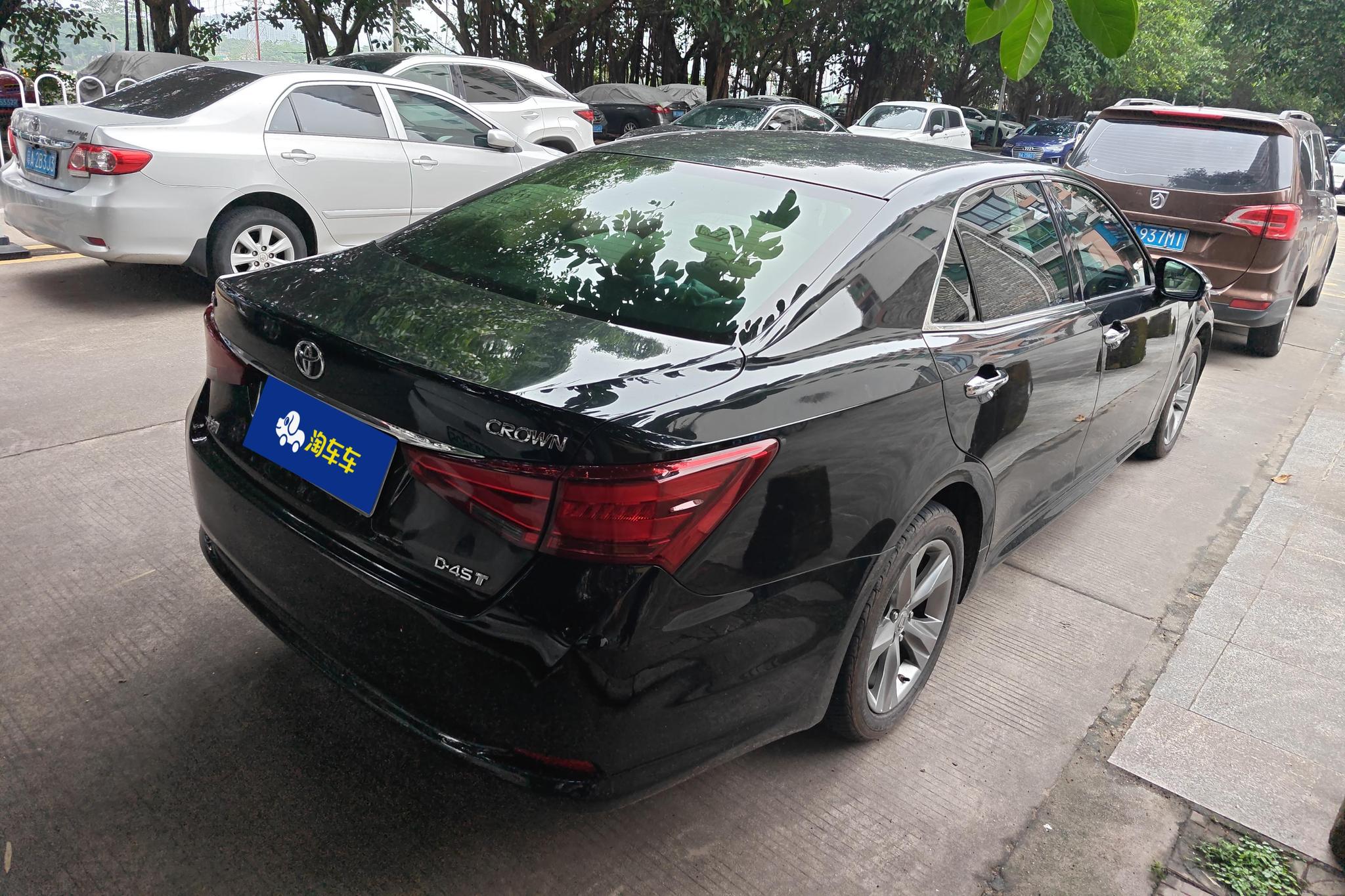 Toyota Crown 2015 2.0T Fashion