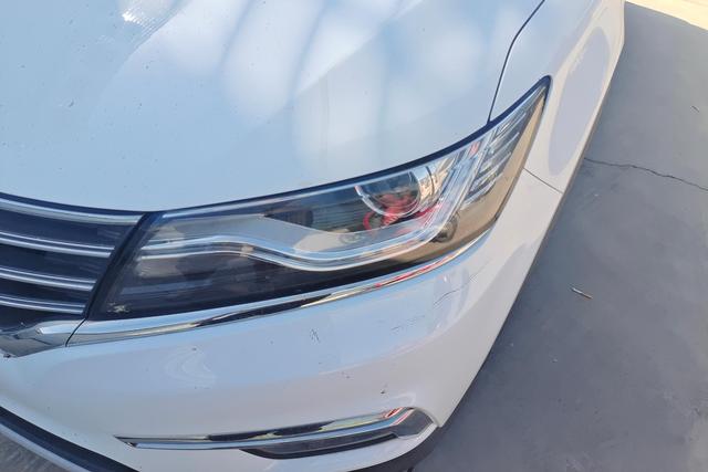 Roewe RX5 2019 года 20T двухколесный ручной 4G соединение платиновая версия - фото 2