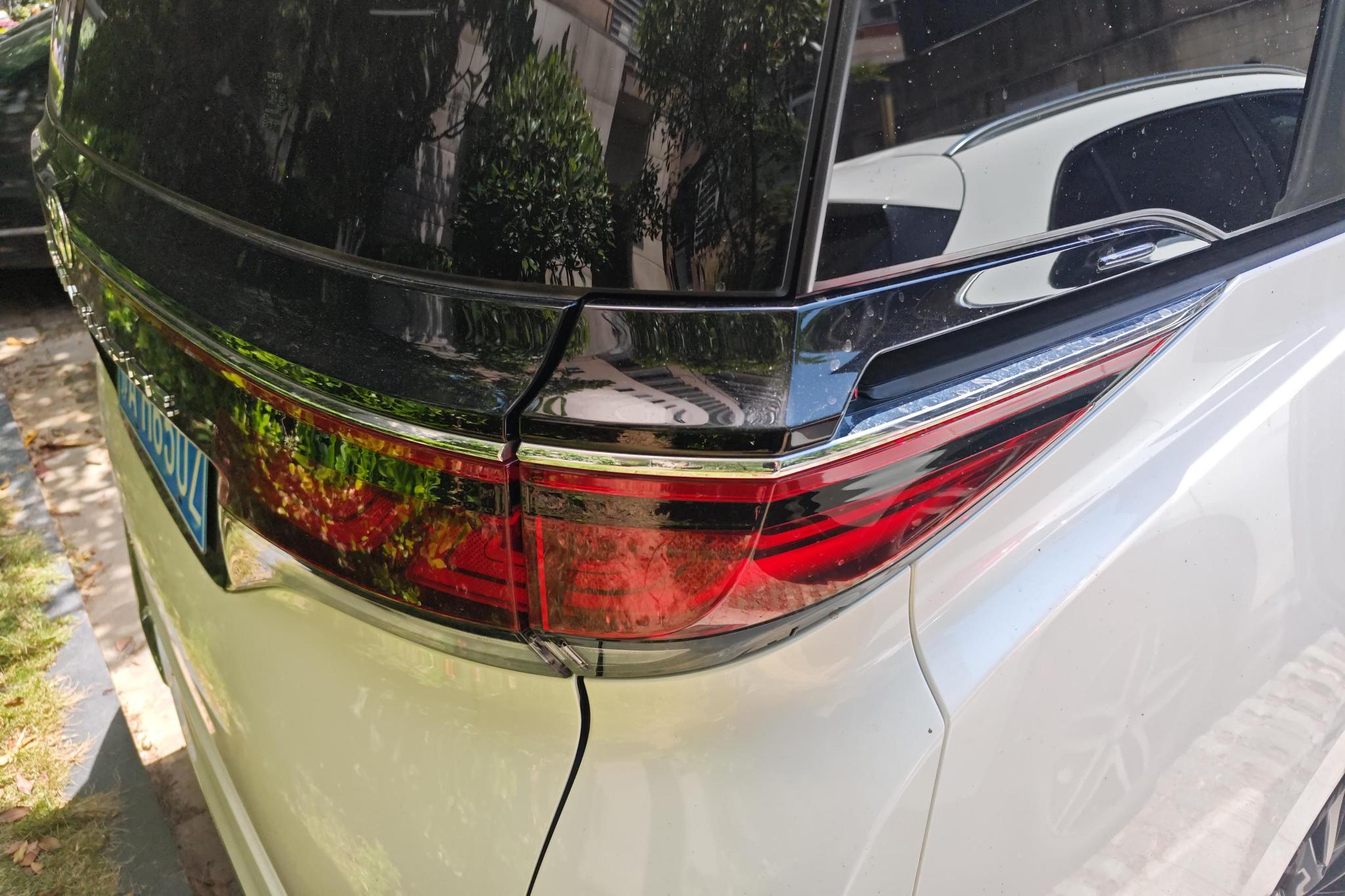 Toyota Vellfire 2023 2.5L