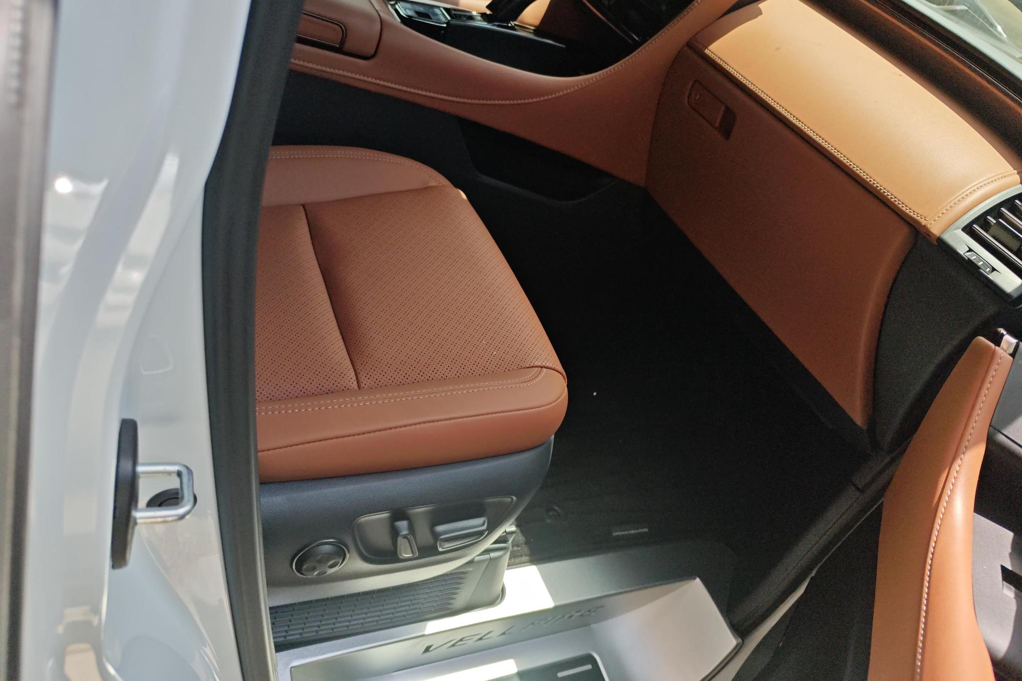 Toyota Vellfire 2023 2.5L