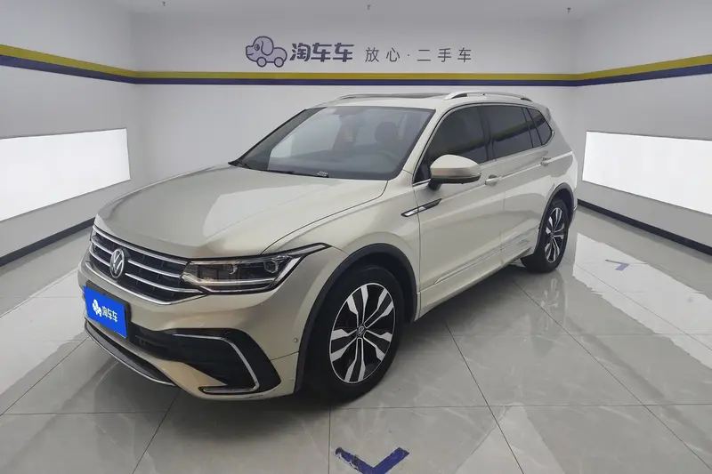 Volkswagen Tiguan L — фото 1